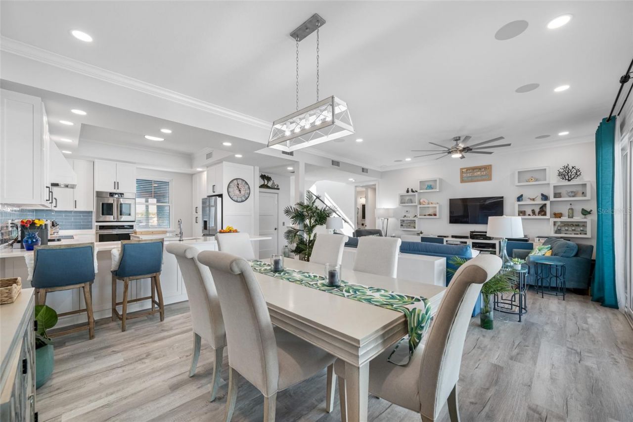 2813 Kipps Colony Drive S, Saint Petersburg, FL 33707 Photo