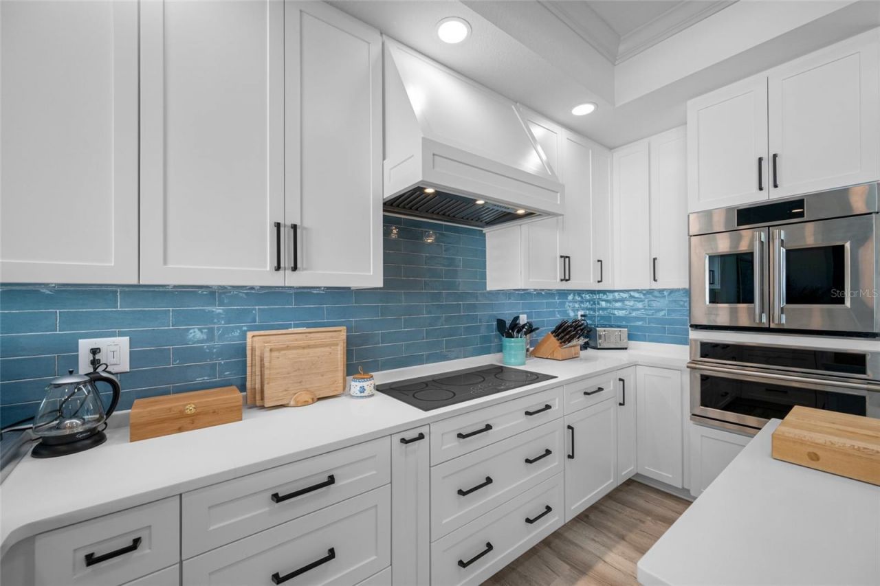 2813 Kipps Colony Drive S, Saint Petersburg, FL 33707 Photo