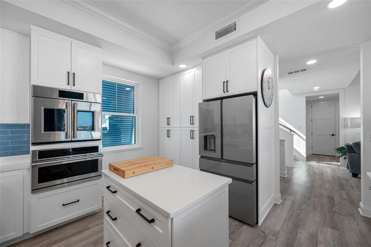 2813 Kipps Colony Drive S, Saint Petersburg, FL 33707 Photo