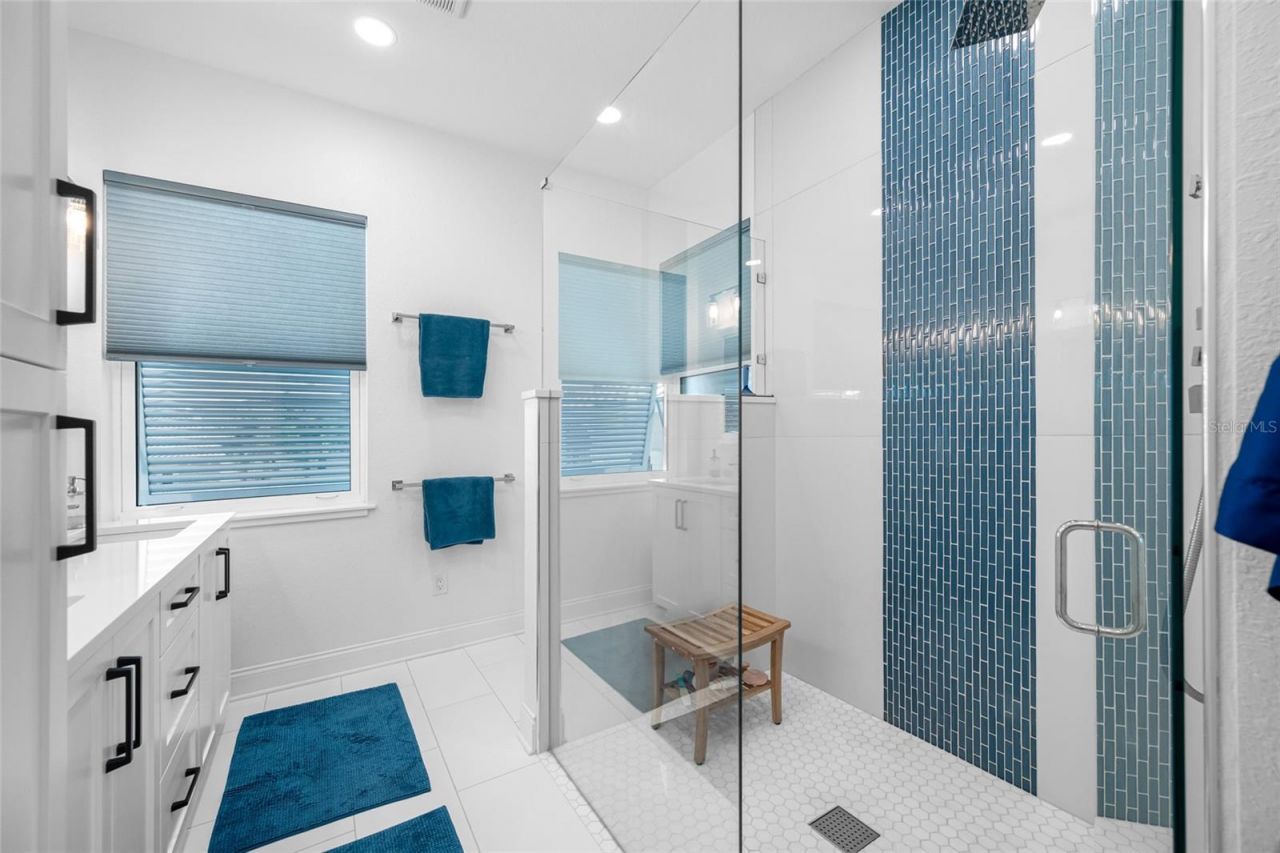 2813 Kipps Colony Drive S, Saint Petersburg, FL 33707 Photo