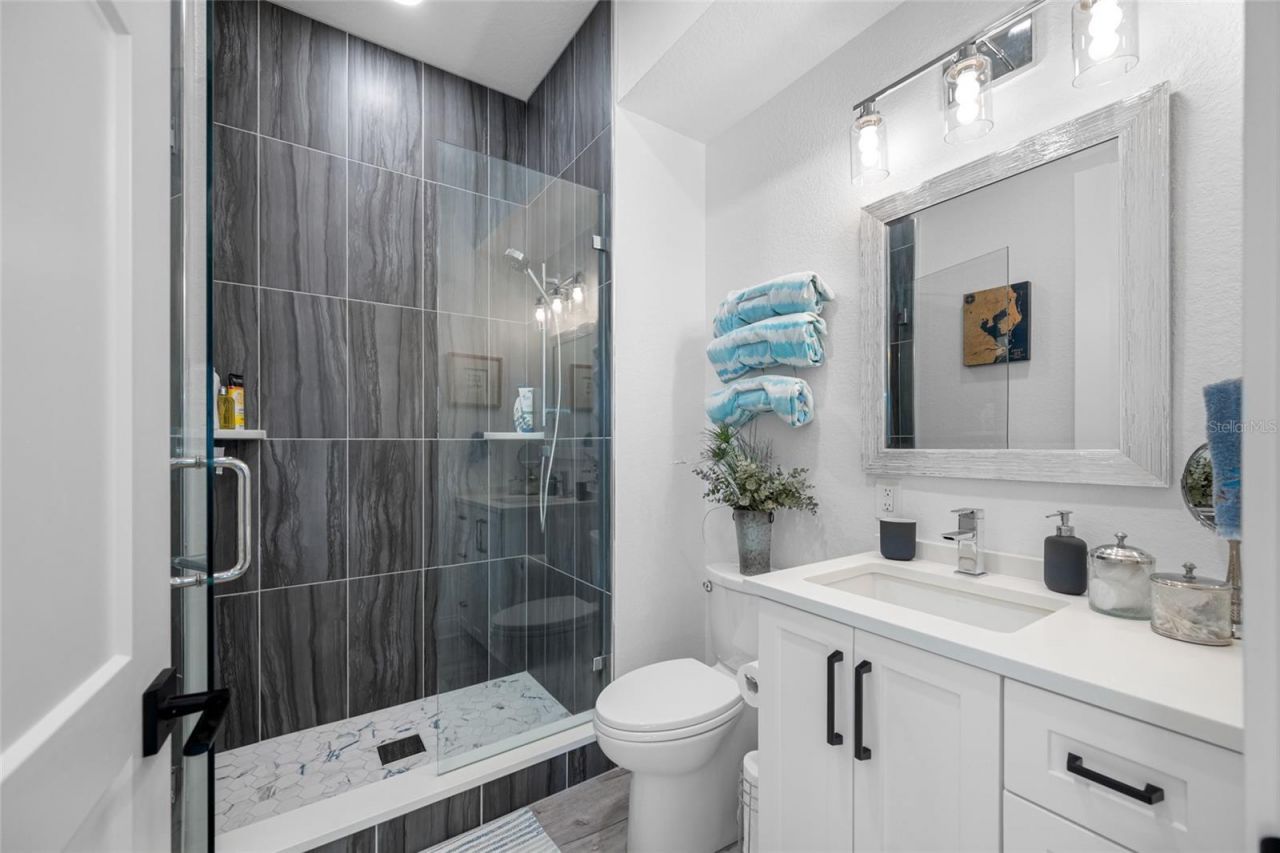 2813 Kipps Colony Drive S, Saint Petersburg, FL 33707 Photo