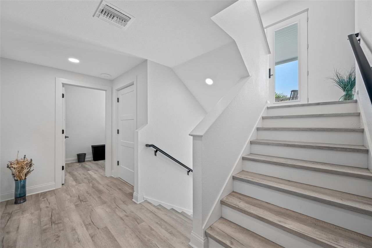 2813 Kipps Colony Drive S, Saint Petersburg, FL 33707 Photo