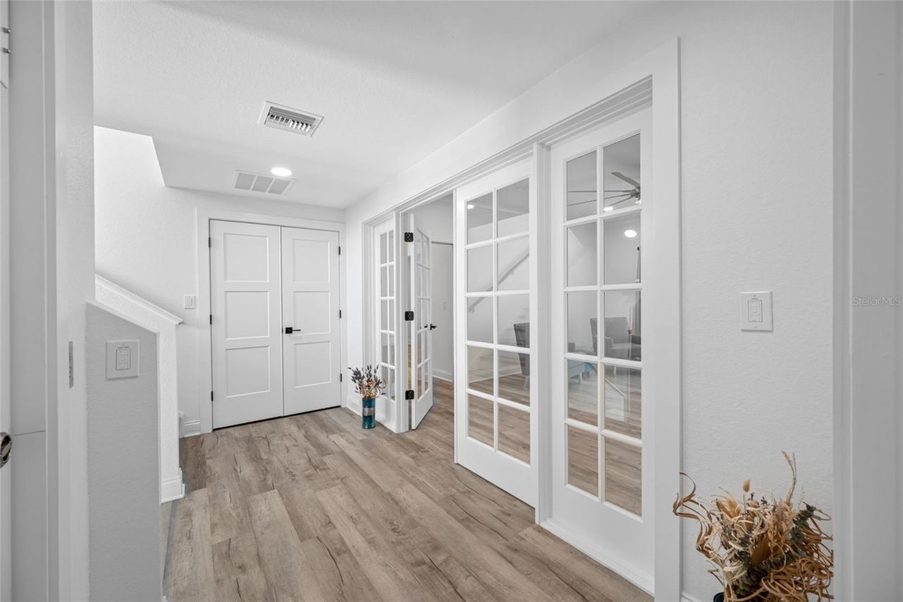 2813 Kipps Colony Drive S, Saint Petersburg, FL 33707 Photo