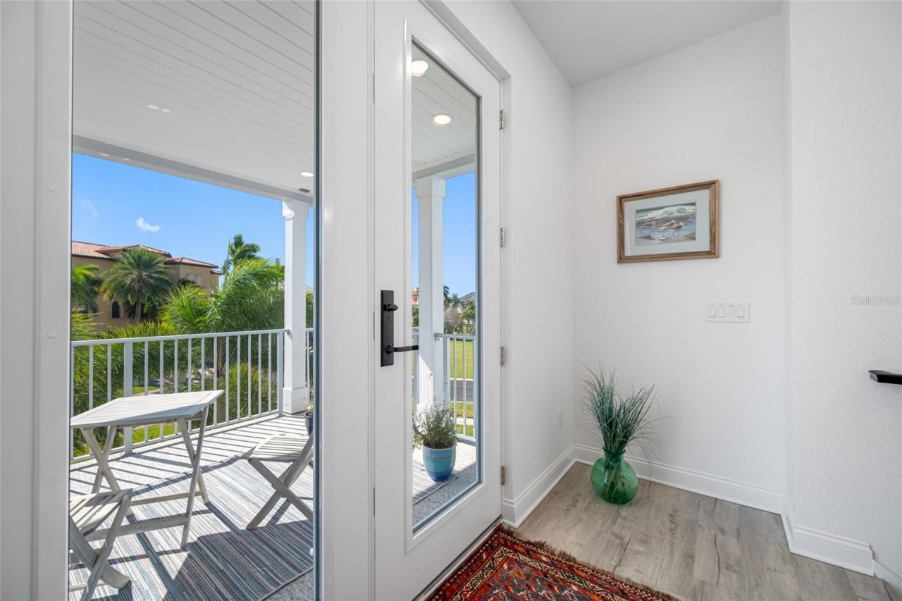 2813 Kipps Colony Drive S, Saint Petersburg, FL 33707 Photo