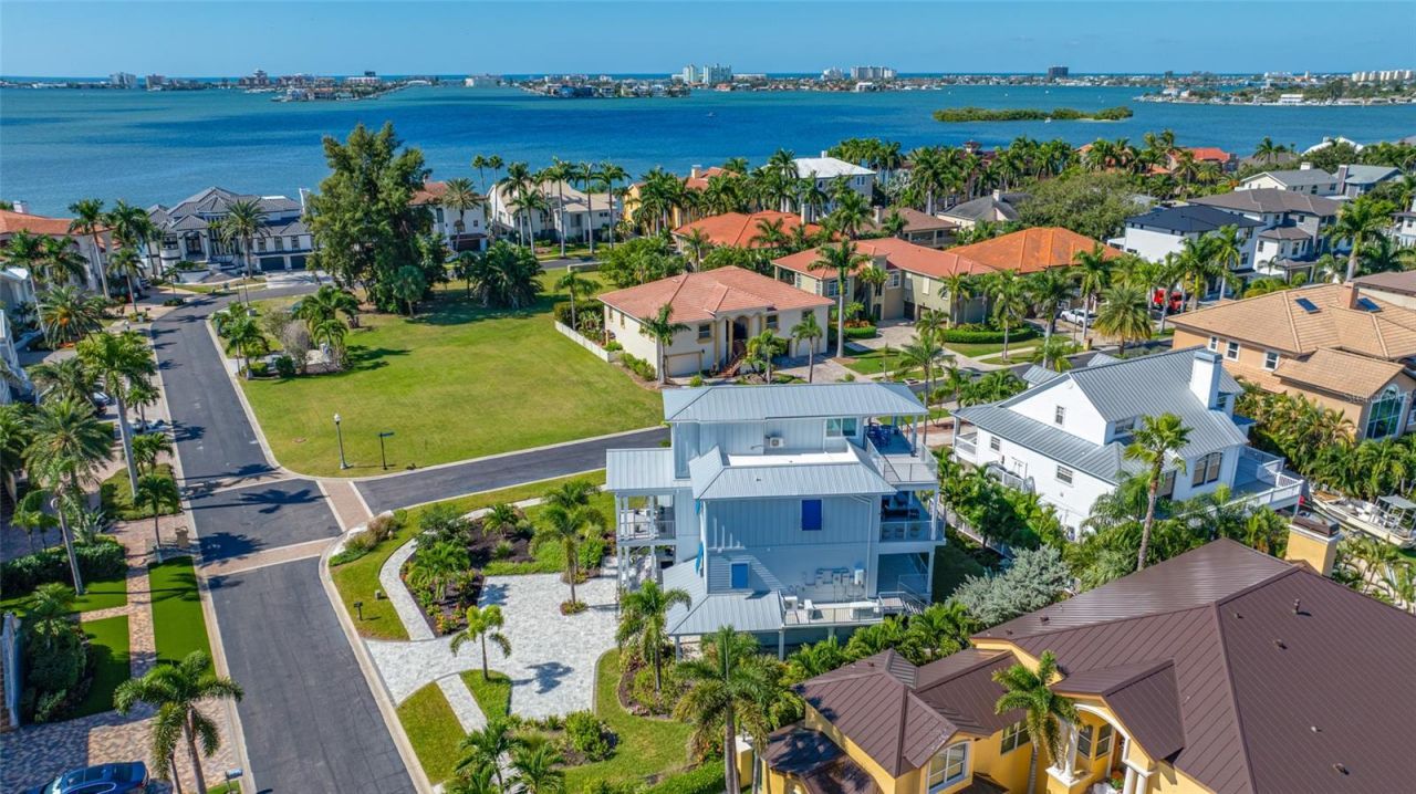 2813 Kipps Colony Drive S, Saint Petersburg, FL 33707 Photo