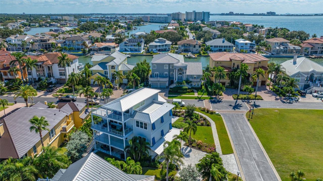 2813 Kipps Colony Drive S, Saint Petersburg, FL 33707 Photo