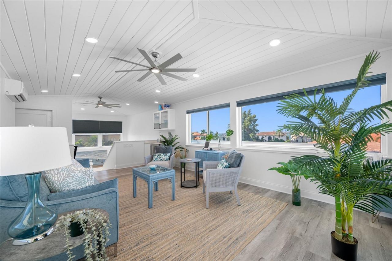 2813 Kipps Colony Drive S, Saint Petersburg, FL 33707 Photo