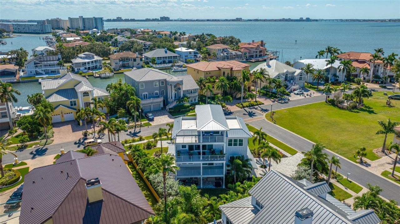 2813 Kipps Colony Drive S, Saint Petersburg, FL 33707 Photo