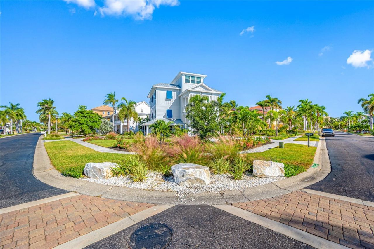 2813 Kipps Colony Drive S, Saint Petersburg, FL 33707 Photo