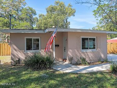 6172 MERCER Circle E, Jacksonville, FL 32217