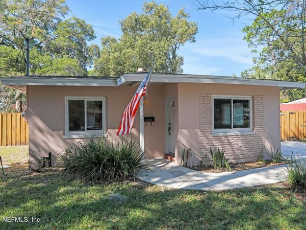 6172 MERCER Circle E, Jacksonville, FL 32217