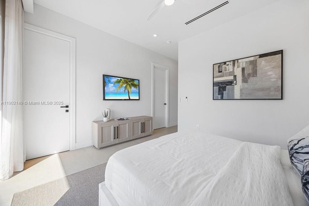 1220 NE 13th Ave, Fort Lauderdale, FL 33304 Photo