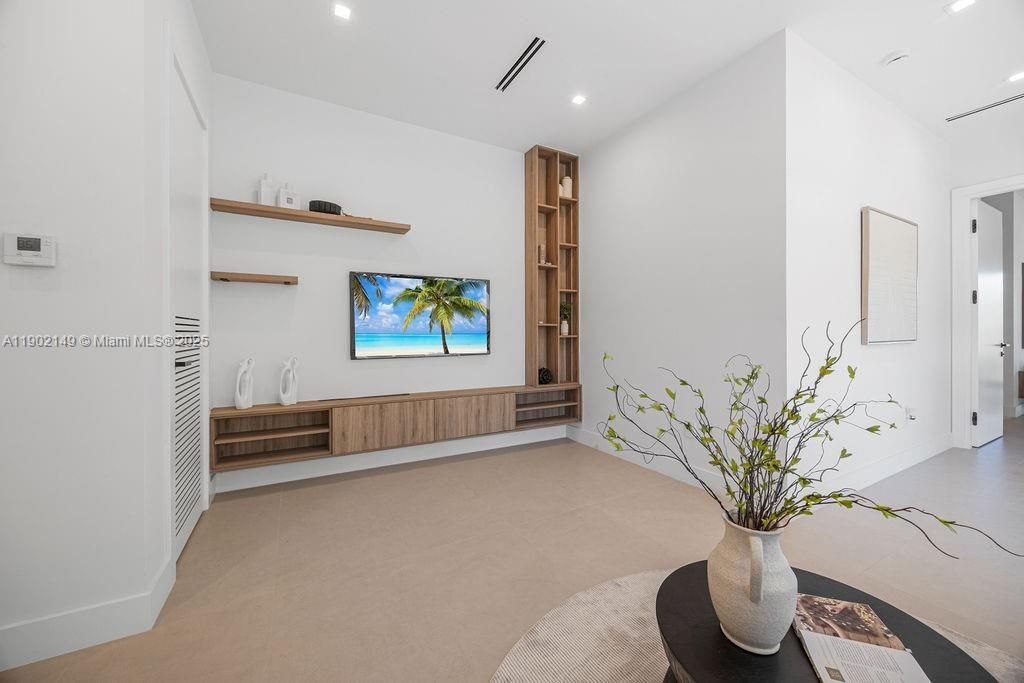 1220 NE 13th Ave, Fort Lauderdale, FL 33304 Photo