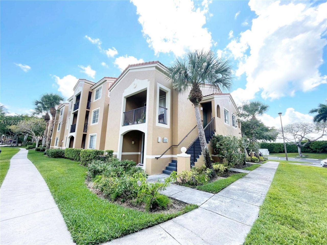 8010 N Nob Hill Rd, Unit 102, Tamarac, FL 33321 Photo
