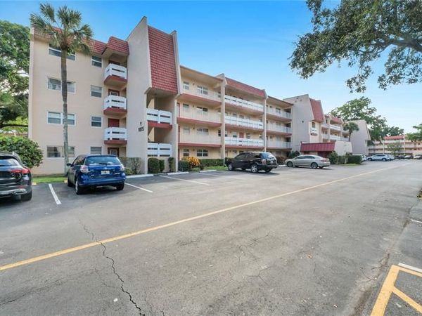 1015 Country Club Dr, Unit 203, Margate, FL 33063