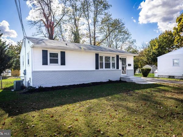 8 REDDING CIRCLE, MIDDLETOWN, DE 19709