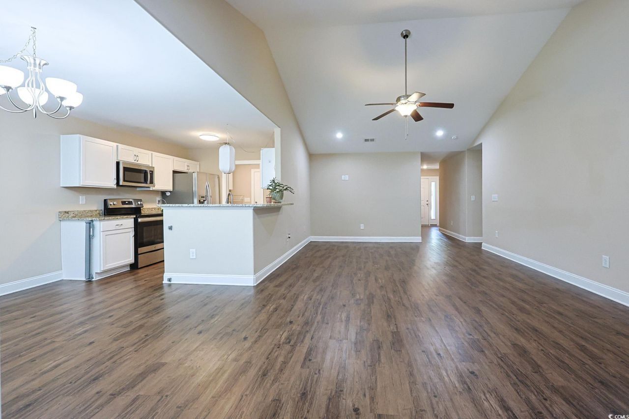 13 Daniel Morrall Ln. Photo 4