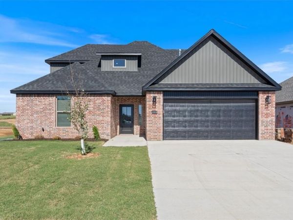 6904 SW Orange Avenue, Bentonville, AR 72713