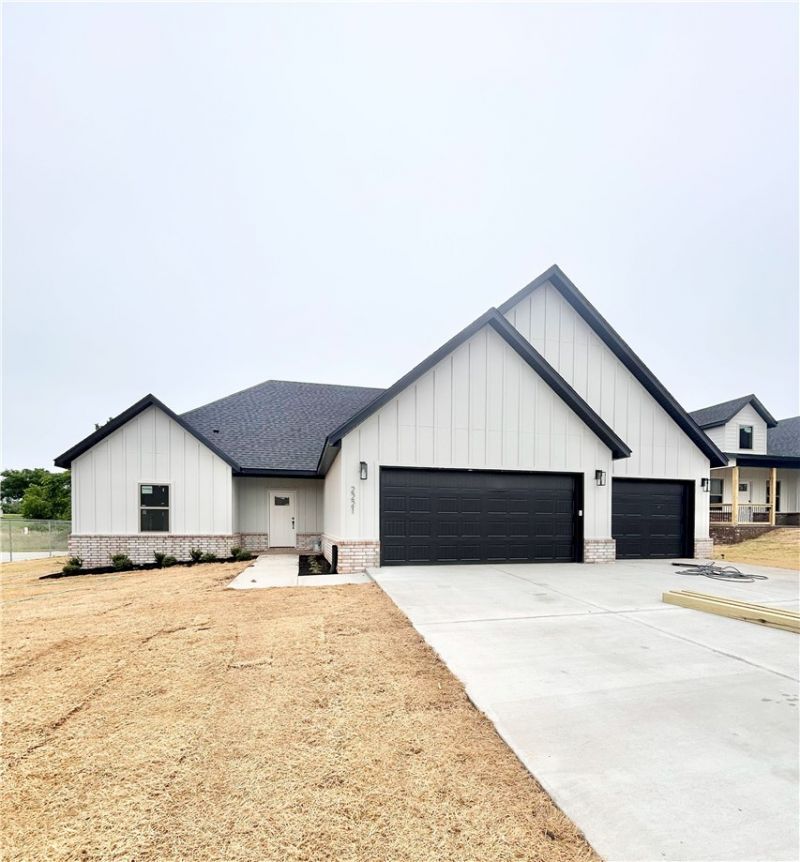 2221 Crane Avenue, Pea Ridge, AR 72751 Main Photo