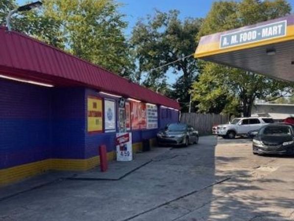 2400 HIGHLAND Road, Baton Rouge, LA 70802