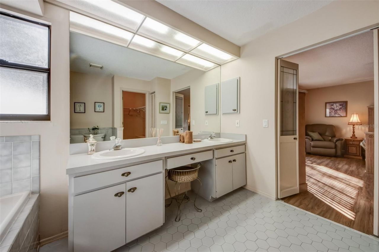 3401 Avenida Madera, Unit B, Bradenton, FL 34210 Photo