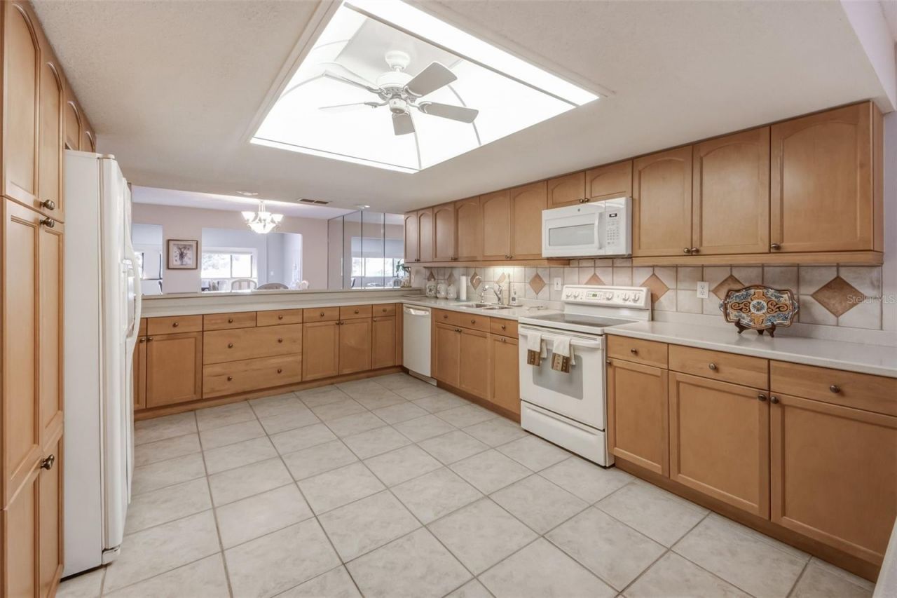 3401 Avenida Madera, Unit B, Bradenton, FL 34210 Photo