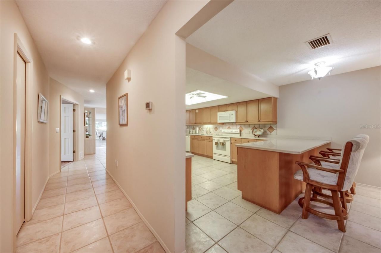 3401 Avenida Madera, Unit B, Bradenton, FL 34210 Photo