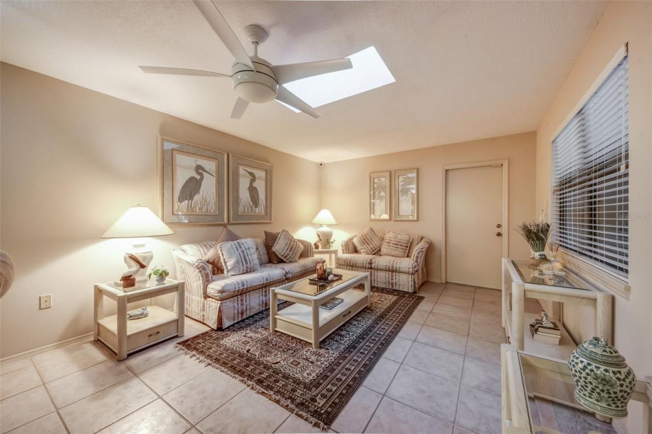 3401 Avenida Madera, Unit B, Bradenton, FL 34210 Photo