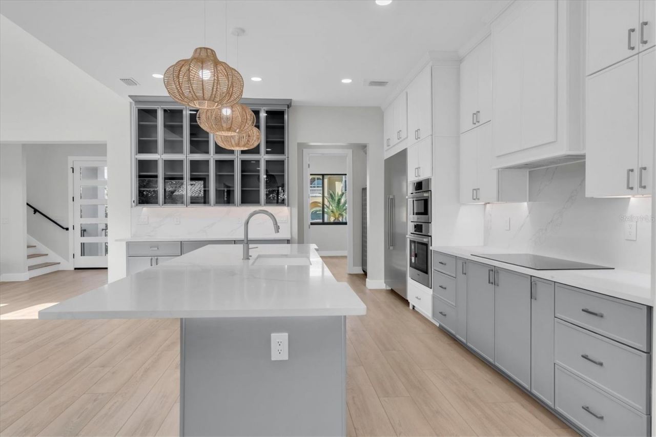 5966 Bayview Circle S, Gulfport, FL 33707 Photo