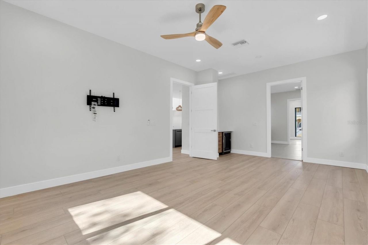 5966 Bayview Circle S, Gulfport, FL 33707 Photo