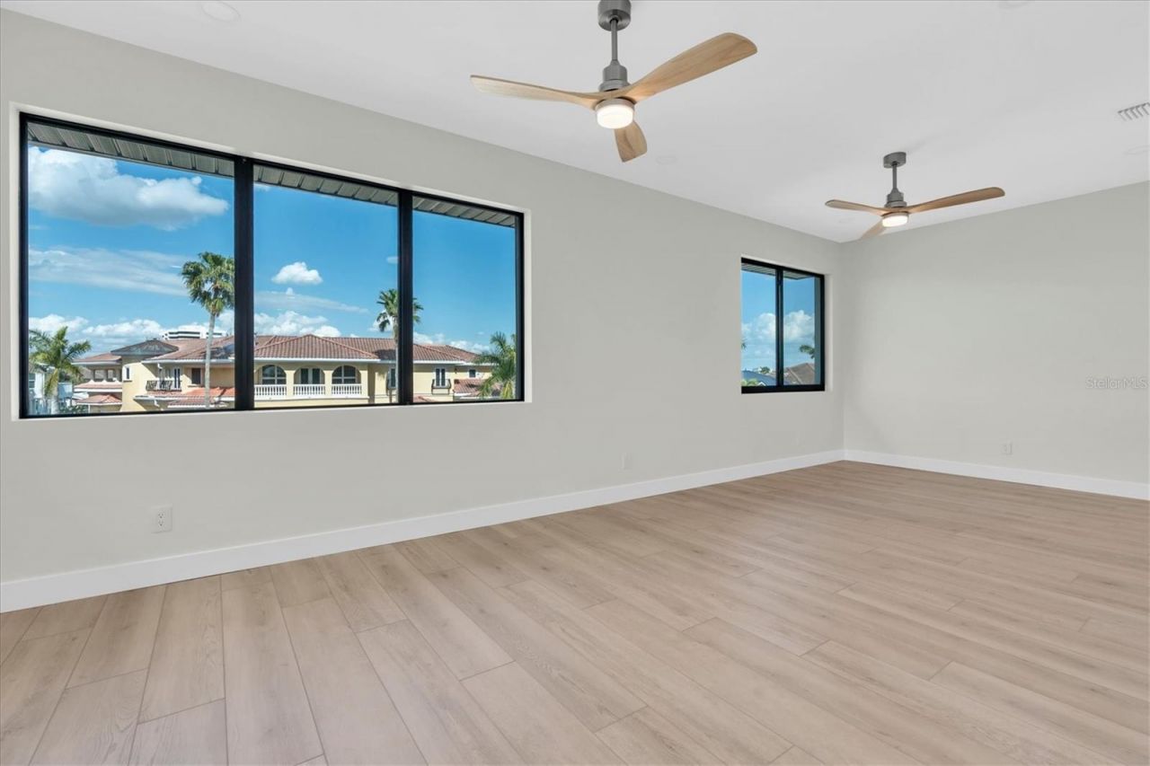 5966 Bayview Circle S, Gulfport, FL 33707 Photo