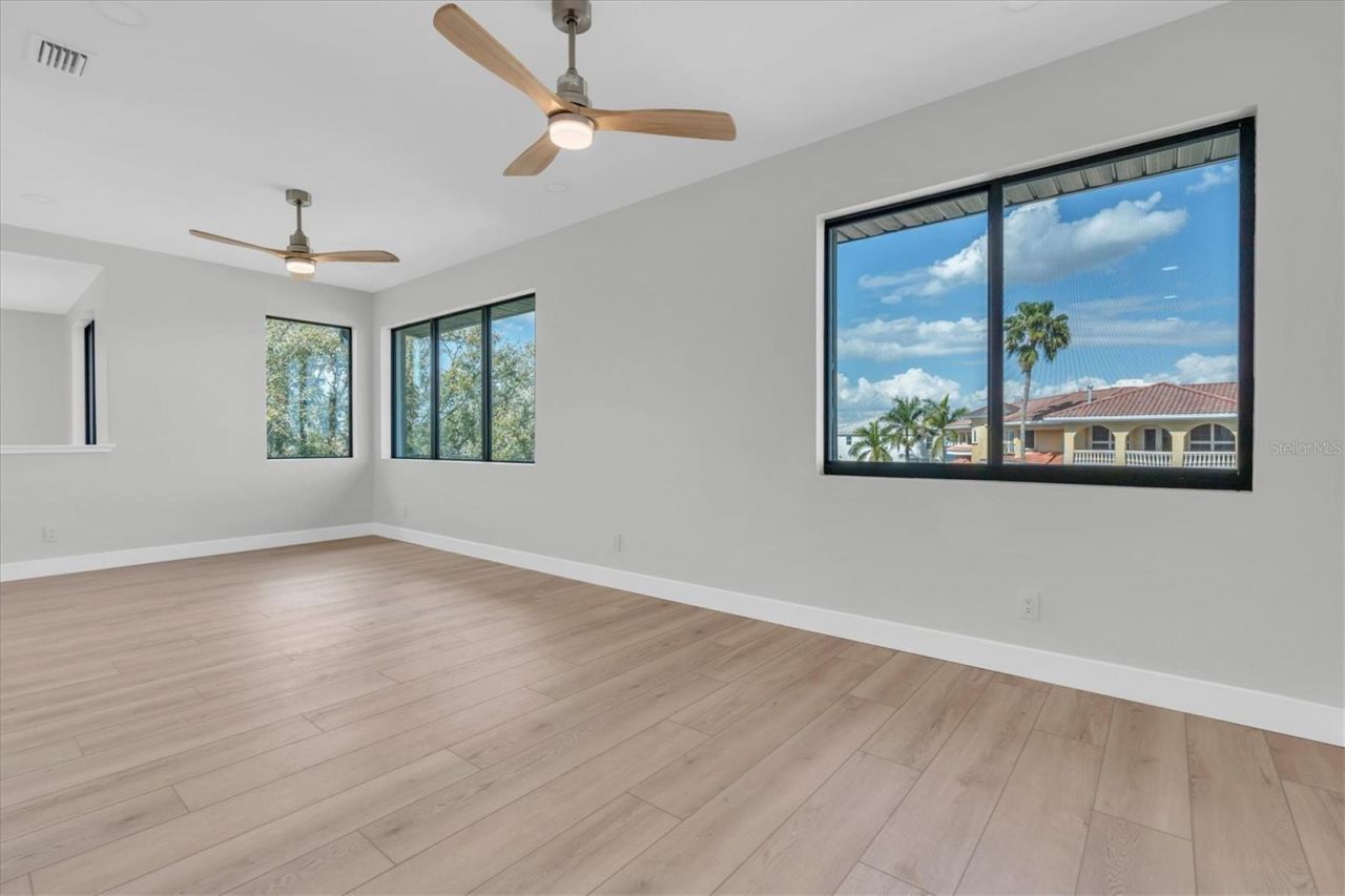 5966 Bayview Circle S, Gulfport, FL 33707 Photo