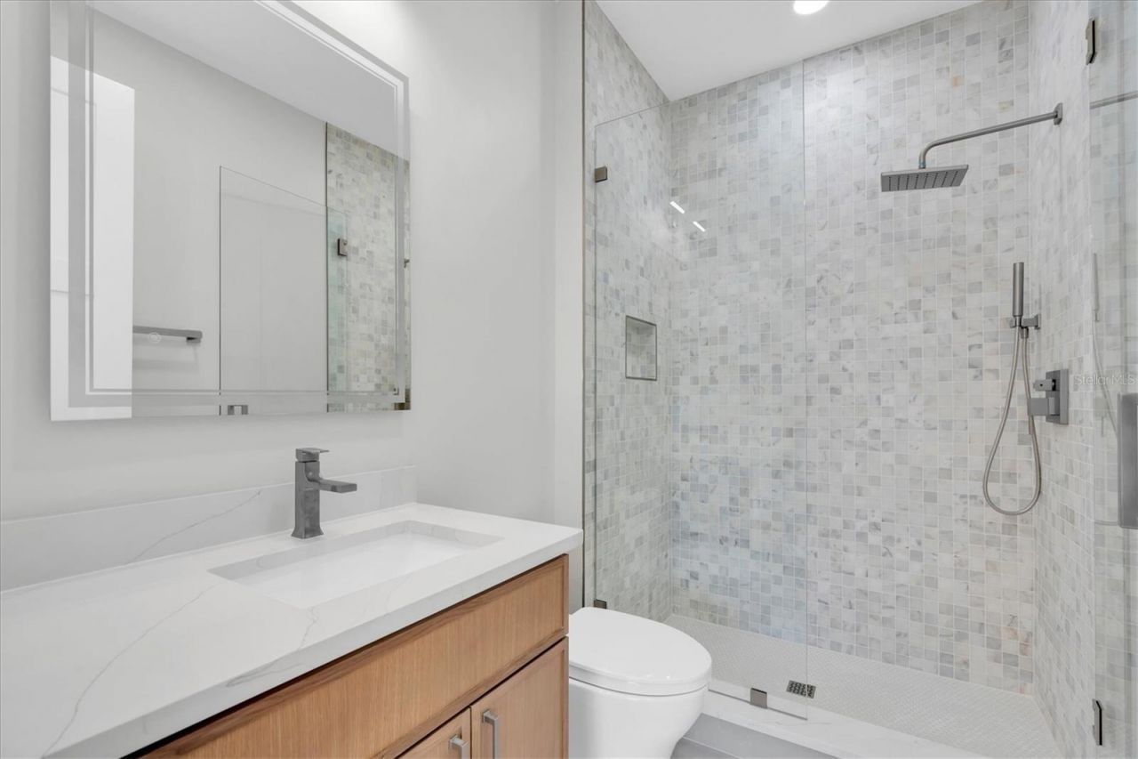 5966 Bayview Circle S, Gulfport, FL 33707 Photo