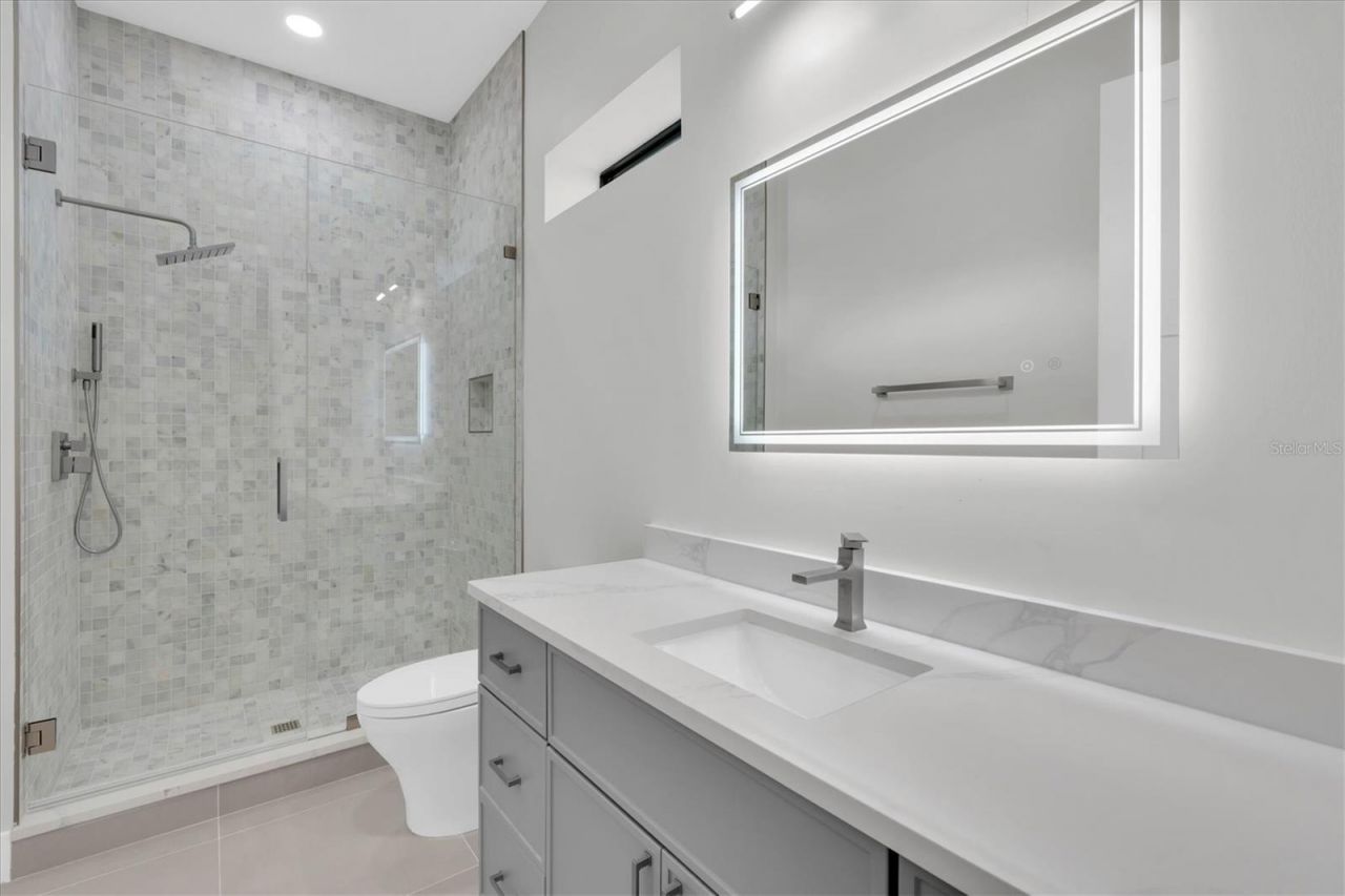 5966 Bayview Circle S, Gulfport, FL 33707 Photo