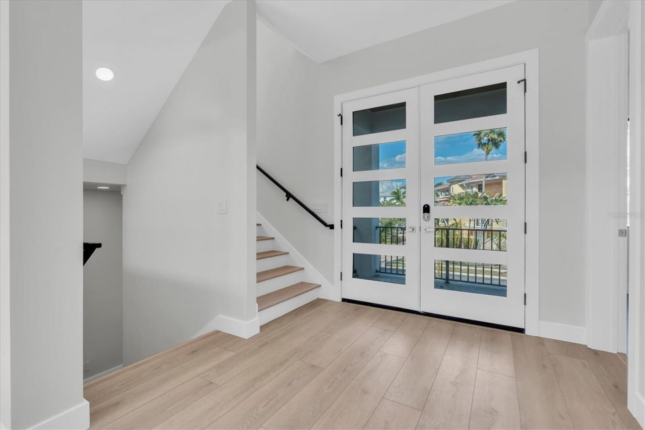 5966 Bayview Circle S, Gulfport, FL 33707 Photo