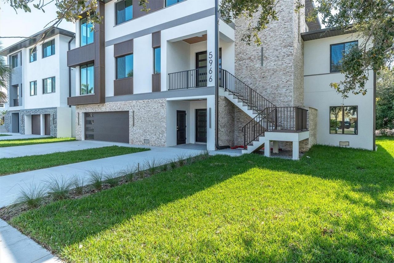 5966 Bayview Circle S, Gulfport, FL 33707 Photo