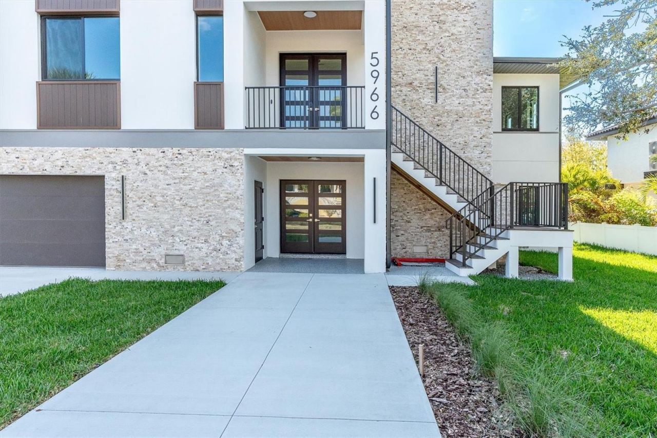 5966 Bayview Circle S, Gulfport, FL 33707 Photo