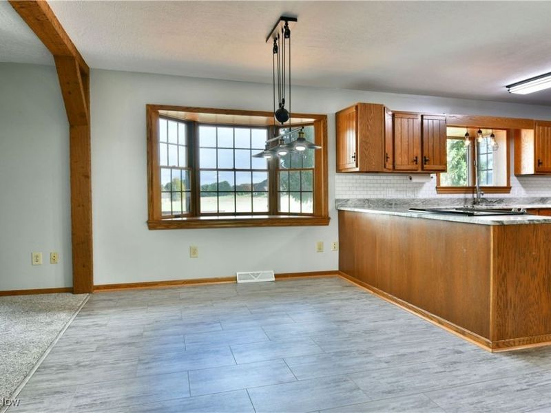 2486 Waynewood Drive NE, Fowler, OH 44418 Photo 12