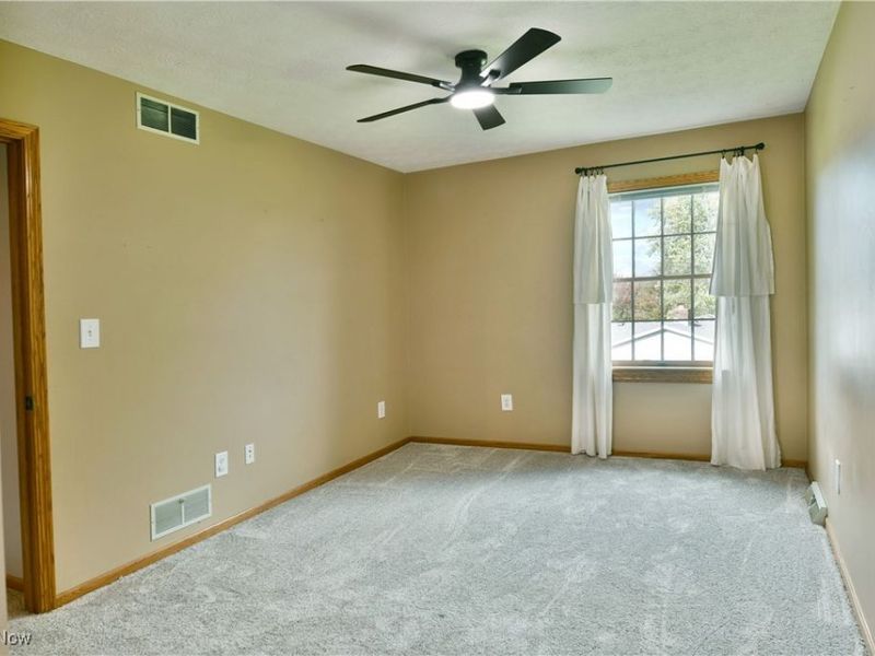 2486 Waynewood Drive NE, Fowler, OH 44418 Photo 45