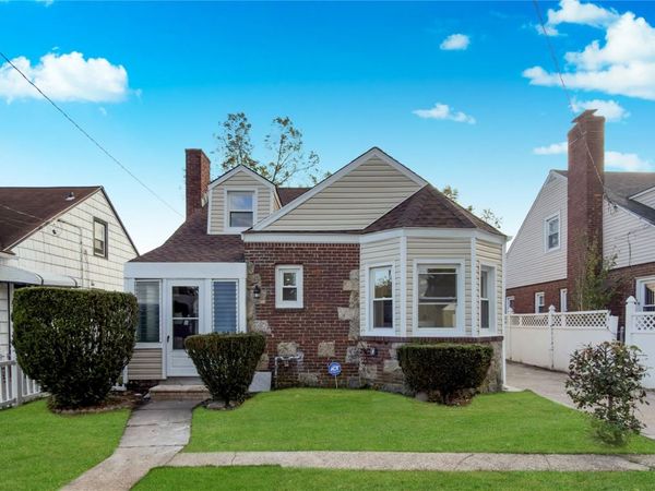 138 Windsor Parkway, Hempstead, NY 11550