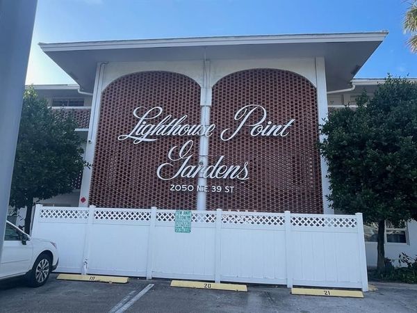 2050 NE 39th St, Unit 211W, Lighthouse Point, FL 33064