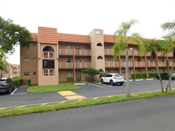 9580 Sunrise Lakes Boulevard, Unit 202, Sunrise, FL 33322