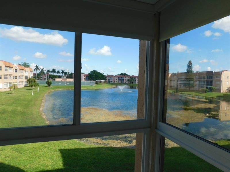 9580 Sunrise Lakes Boulevard, Unit 202, Sunrise, FL 33322 Photo