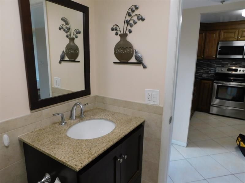 9580 Sunrise Lakes Boulevard, Unit 202, Sunrise, FL 33322 Photo