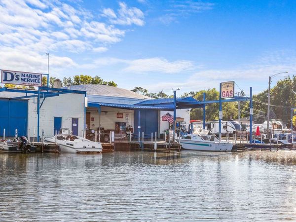 3308 Waukegan Road, McHenry, IL 60050