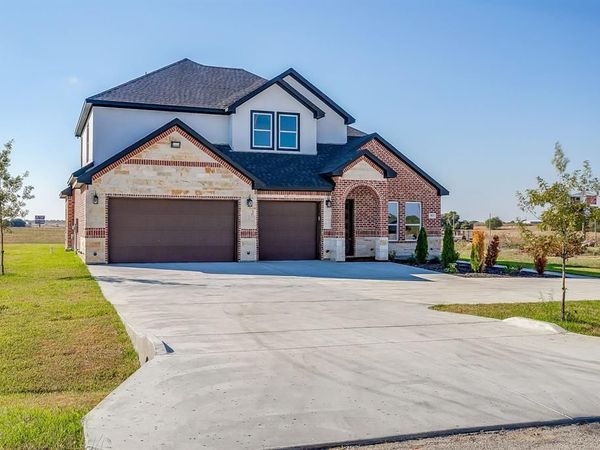 8024 Harvest Drive, Grandview, TX 76050