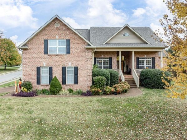 2754 Jutes Dr, Thompsons Station, TN 37179