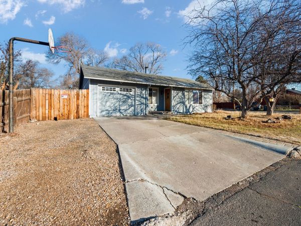 286 SE D Street, Madras, OR 97741