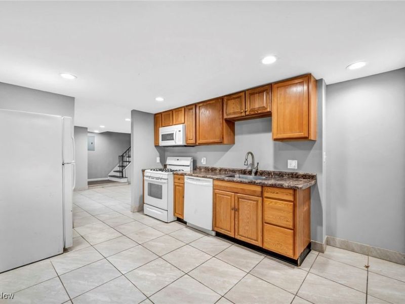 1552 E 254th Street, Euclid, OH 44117 Photo 10