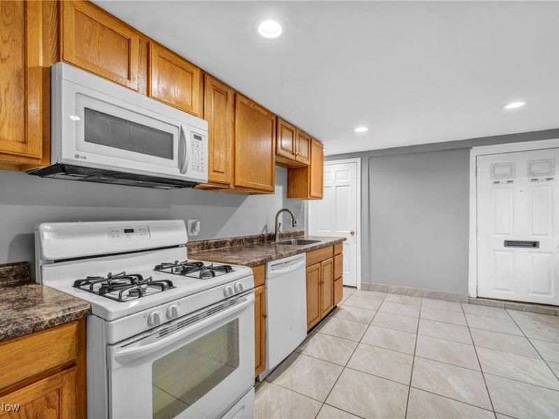 1552 E 254th Street, Euclid, OH 44117 Photo 12